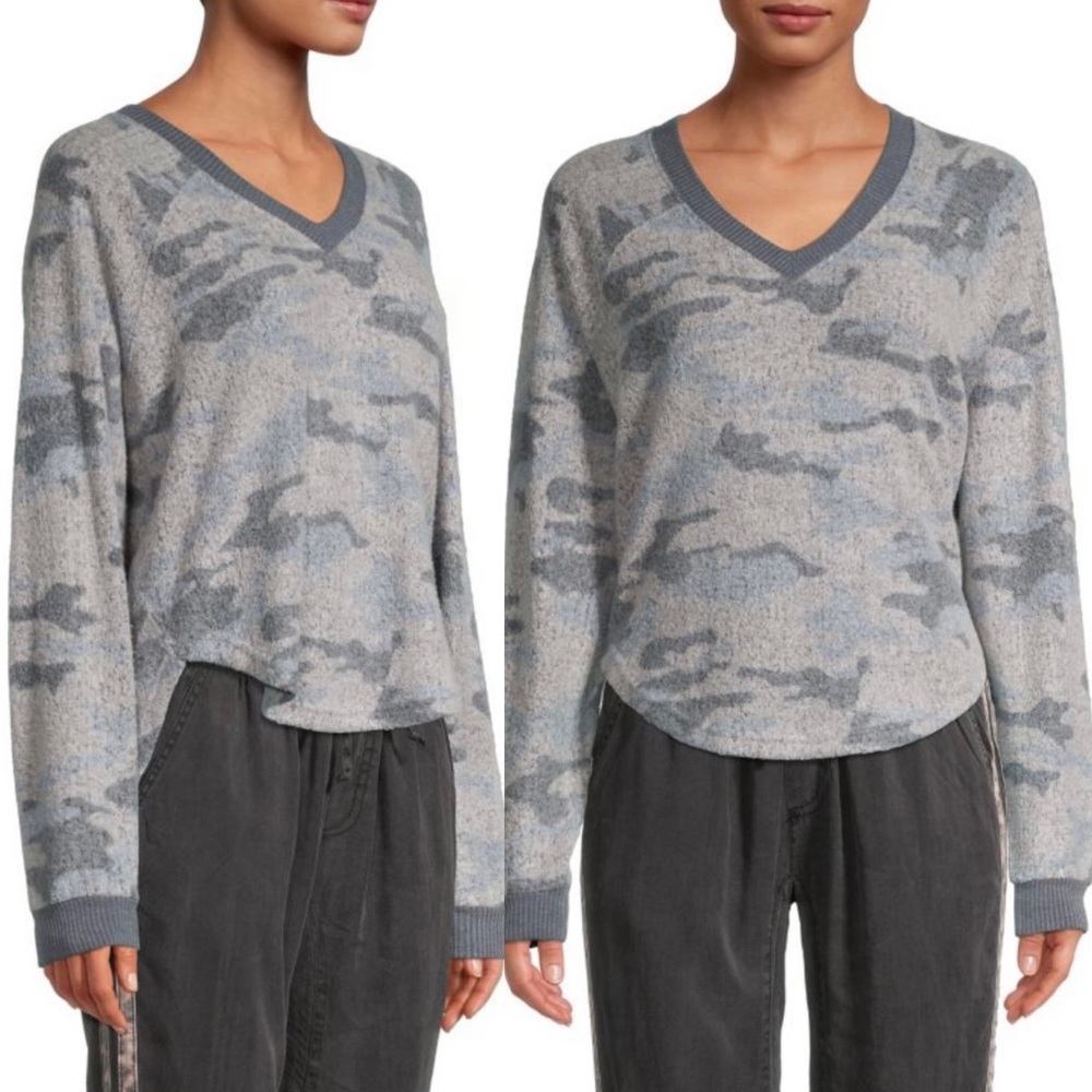 Vintage Havana Women’s Small Camo Fuzzy‎ Pullover Sweater Relaxed Fit